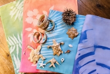 太陽染めと草編み体験